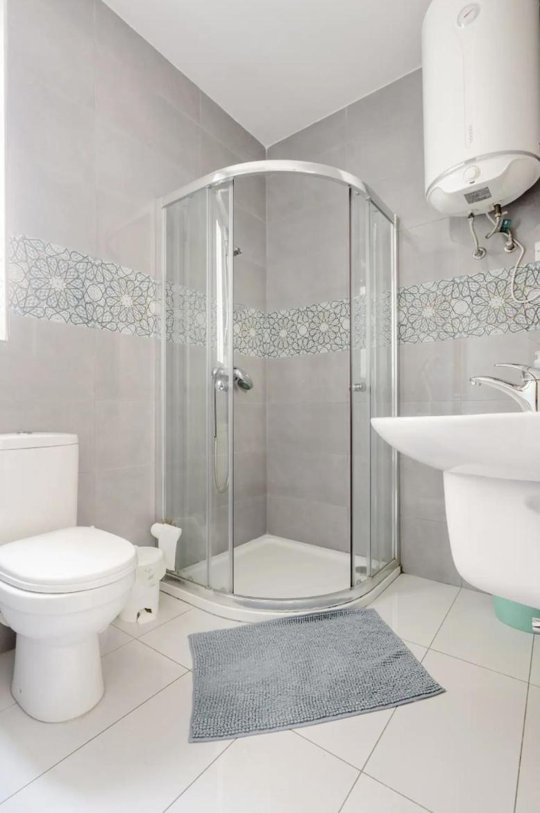 F12 Room 1, Private Room Two Single Beds Shared Bathroom In Shared Flat Мсида Экстерьер фото